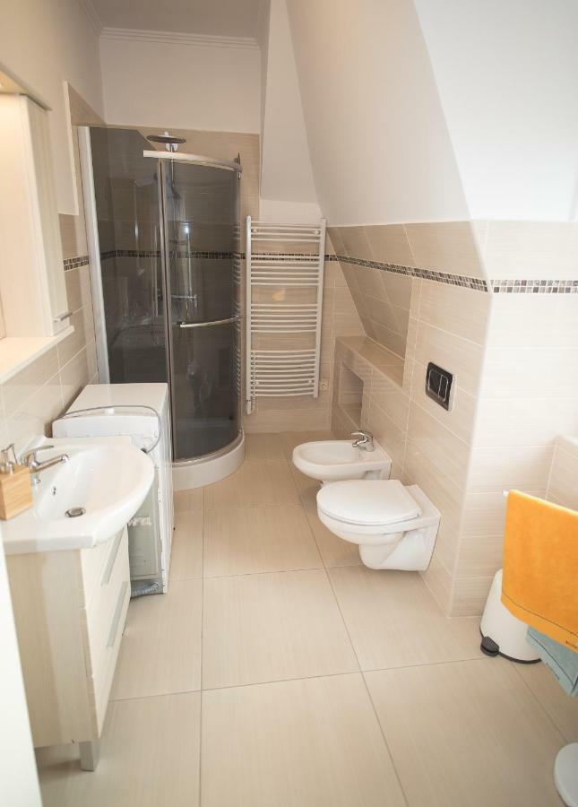 Deakvilla37 Apartman Eger Exteriör bild