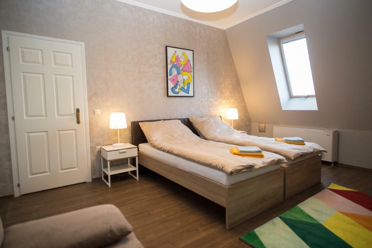 Deakvilla37 Apartman Eger Exteriör bild
