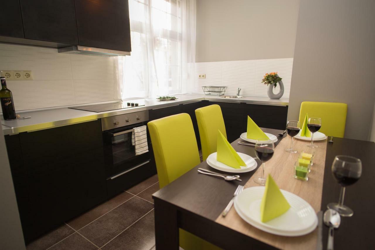 Deakvilla37 Apartman Eger Exteriör bild